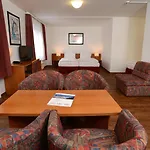 Apart Hotel Sehnde 3* זנדה