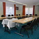 מלון דירות Apart Hotel Sehnde 3*
