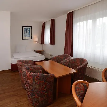 Apart Hotel Sehnde 3* سيهندي
