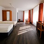 Apart Hotel Sehnde 3*