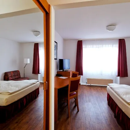 Apart Hotel Sehnde 3*