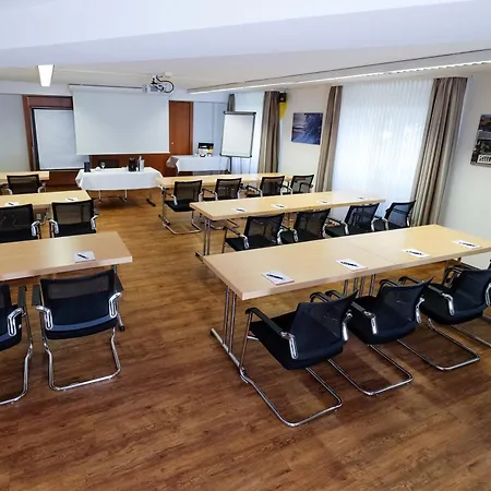 Apart Hotel Sehnde Apartahotel 3*