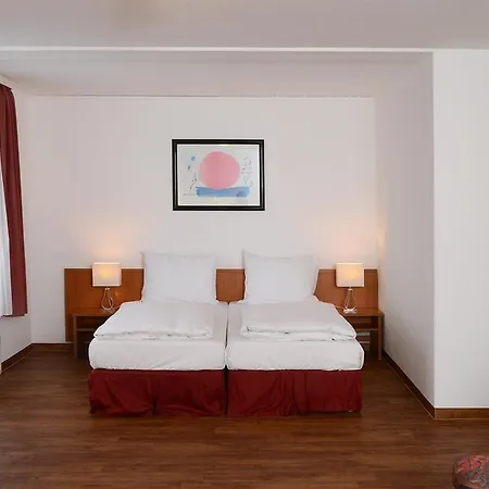 Apart Hotel Sehnde 3*