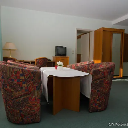 Apart Hotel Sehnde 3*