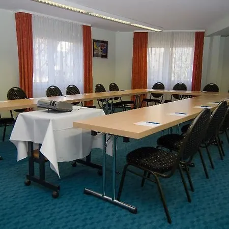 Apartmanhotel Apart Hotel Sehnde 3*